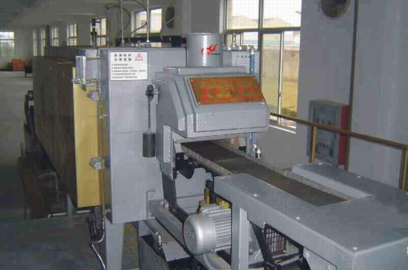 網(wǎng)帶玻璃爐-網(wǎng)帶玻璃淬火爐-網(wǎng)帶玻璃回火爐-玻璃爐