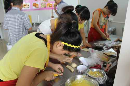 蛋糕面包西點技術培訓 生日蛋糕面包西點烘焙技術培訓