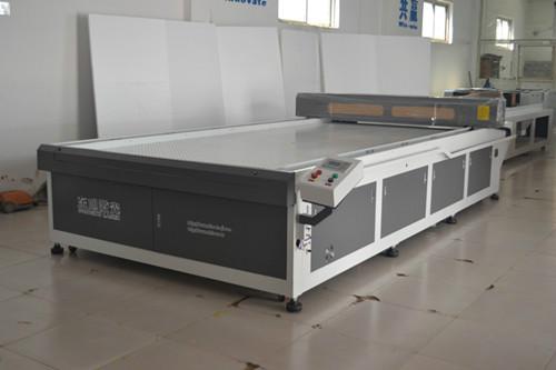 供應服裝行業(yè)用激光切割機