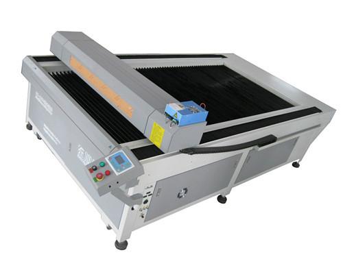 供應(yīng)服裝行業(yè)用貼布繡切割激光裁床機