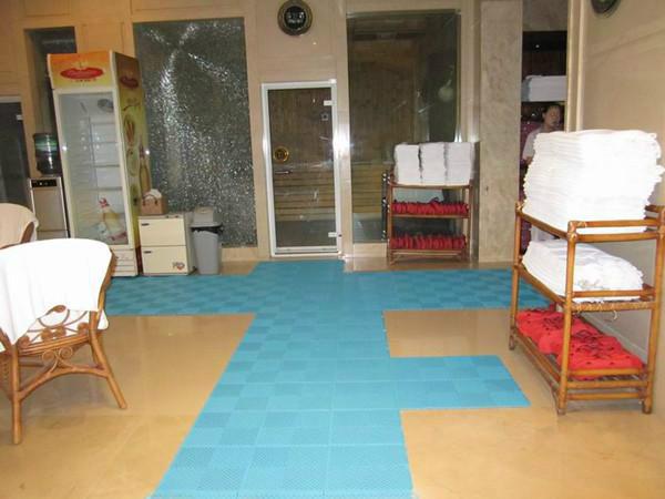 沈陽盛世桃園酒店鋪設(shè)的防滑地墊圖片