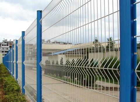 安全小區(qū)圍欄網(wǎng)、桃型柱小區(qū)圍欄網(wǎng)、*小區(qū)防護網(wǎng)美觀耐用