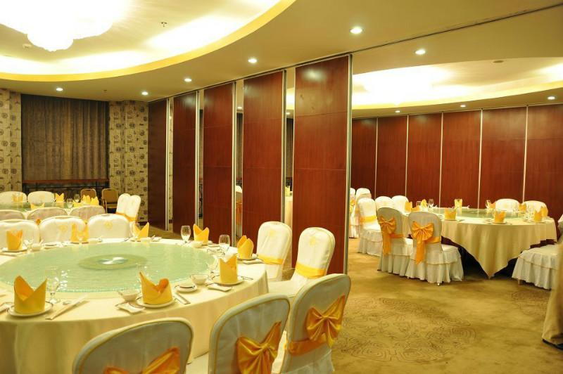 供應(yīng)鎮(zhèn)江酒店活動隔斷批發(fā)，鎮(zhèn)江酒店活動隔斷批發(fā)安裝，