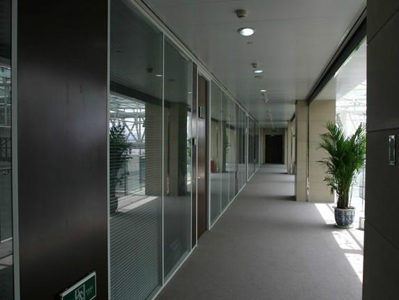 江蘇辦公隔斷廠家安裝圖片