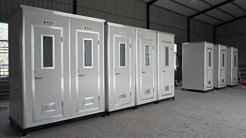 供應(yīng)安徽合肥滁州水沖直排型可移動(dòng)環(huán)保廁所，常州可移動(dòng)廁所專業(yè)生產(chǎn)