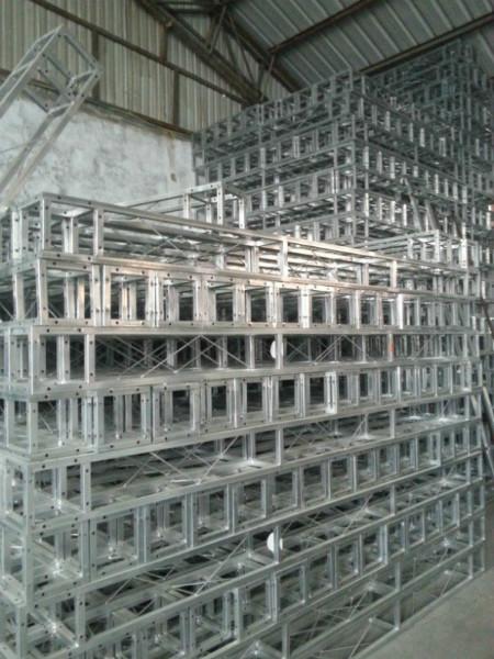 供應(yīng)濟(jì)寧舞臺(tái)桁架廠家/濟(jì)寧鍍鋅方管桁架批發(fā)/濟(jì)寧桁架/濟(jì)寧桁架搭建