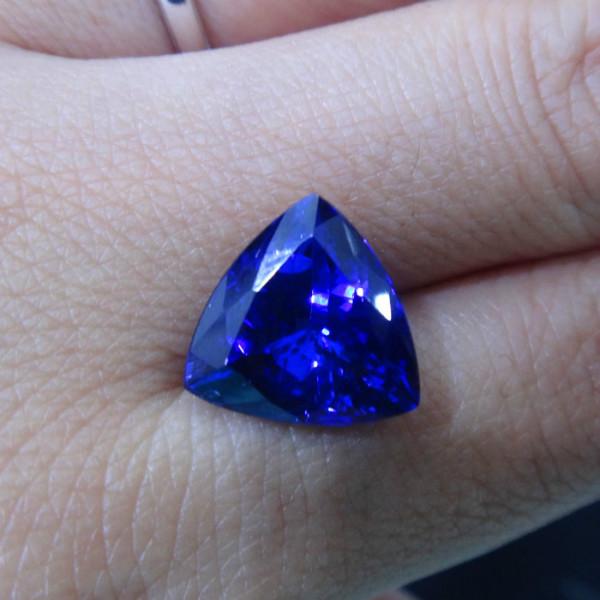 供應(yīng)天然坦桑石三角形坦桑石裸石坦桑石