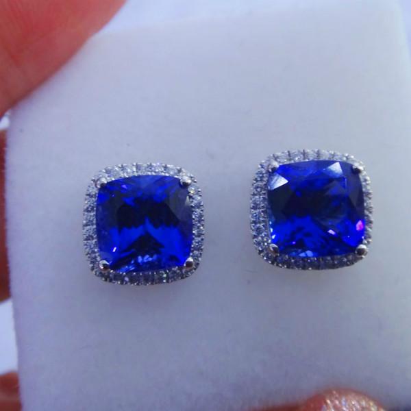 供應(yīng)天然枕形坦桑石耳釘18K白金鑲鉆