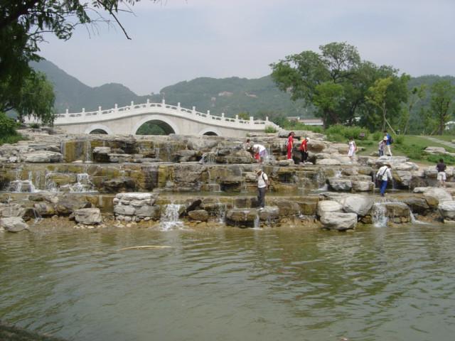 供應(yīng)大型千層石-假山制作價(jià)格