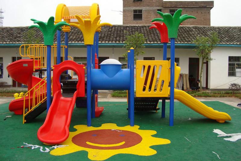 滑梯設(shè)備圖片