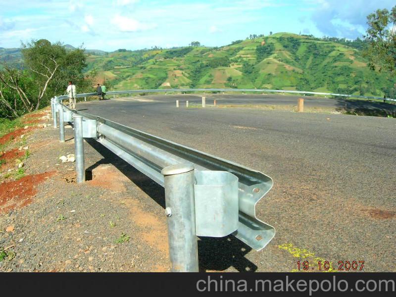 供應(yīng)四川波形護欄價格多少錢一米