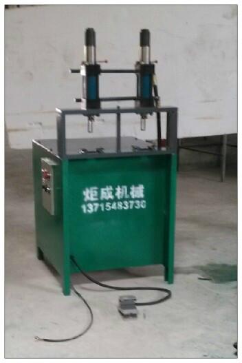 供應(yīng)黑龍江不銹鋼防盜網(wǎng)沖孔機(jī)機(jī)/防盜網(wǎng)打孔機(jī)/防盜網(wǎng)鉆孔機(jī)
