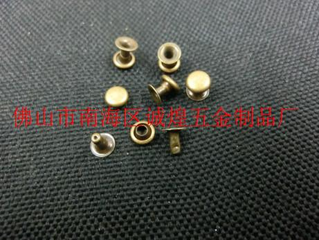 批發(fā)服飾金屬撞釘圖片
