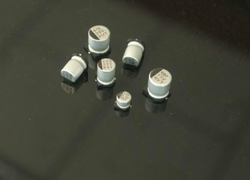 供應(yīng)貼片鋁電解電容器廠家及價(jià)格