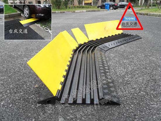 供應(yīng)合肥演出壓線(xiàn)槽福州橡膠布線(xiàn)板