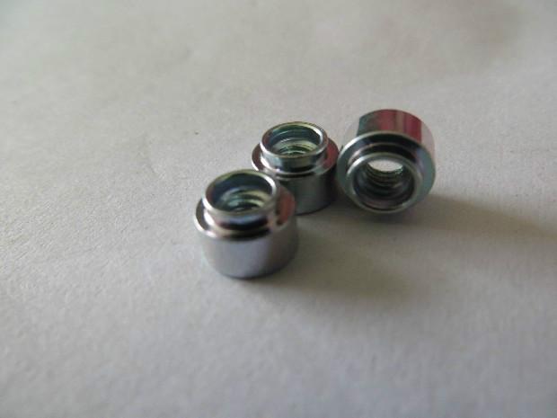 供應(yīng)漲鉚螺母,不銹鋼漲鉚螺母，花齒漲鉚螺母