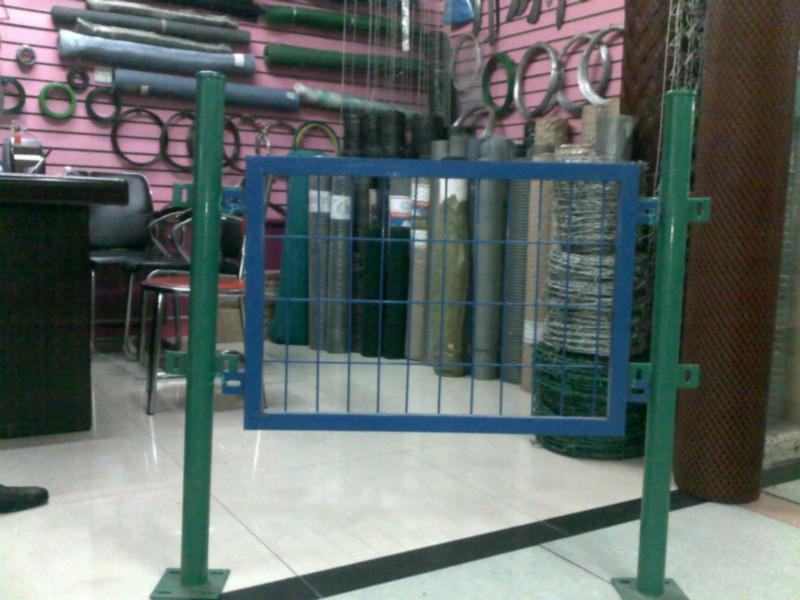 供應(yīng)高速路護(hù)欄網(wǎng)鐵路護(hù)欄網(wǎng)隔離網(wǎng)欄