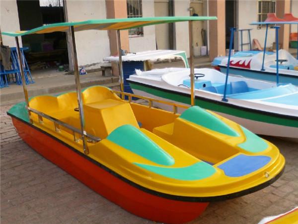 四人腳踏船二人腳踏船電動船圖片