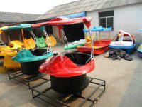 供應(yīng)激光碰碰船/腳踏船廠家/電動船價格/水上自行車供應(yīng)商