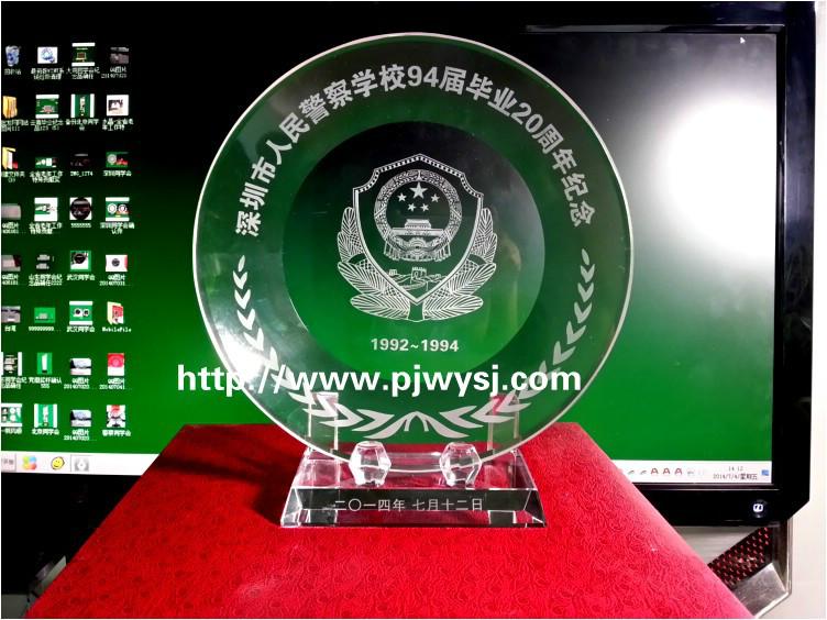 供應(yīng)同學(xué)會水晶紀(jì)念品