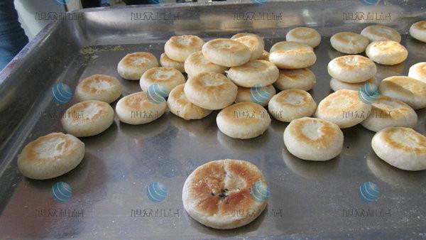 供應(yīng)旭眾三段酥餅機(jī)報(bào)價(jià)型號(hào) 多功能餡餅機(jī) 江蘇專門做蘇式月餅機(jī)器價(jià)格