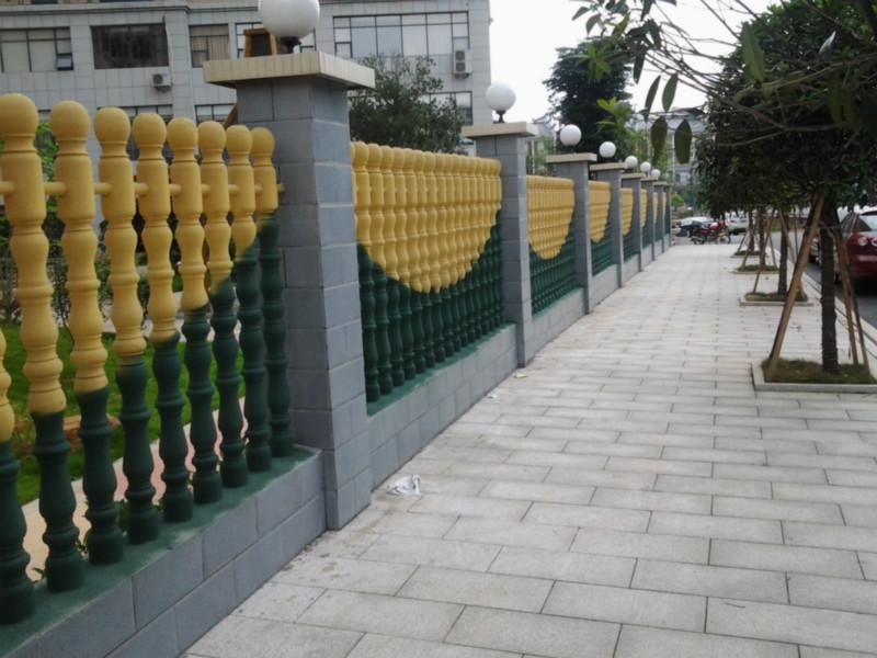 供應(yīng)批量供應(yīng)湖南益陽水泥圍欄機(jī)械