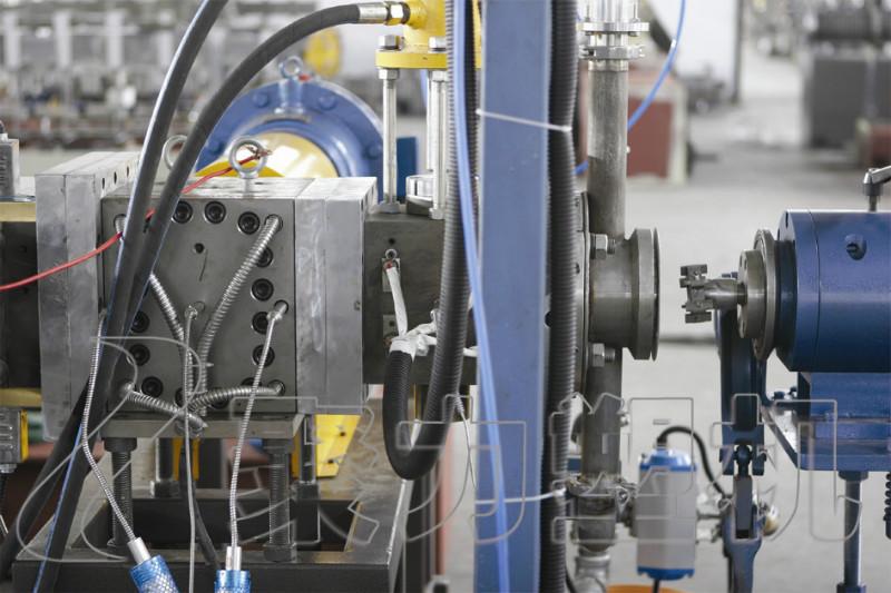 南京聚力塑機(jī)東南亞中東地區(qū)供應(yīng)雙螺桿擠出機(jī)水下切粒裝置