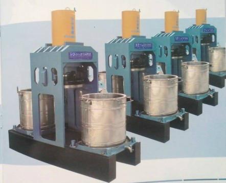 供應(yīng)智能榨油機價格，全自動液壓榨油機；電腦數(shù)控液壓榨油機廠家銷售