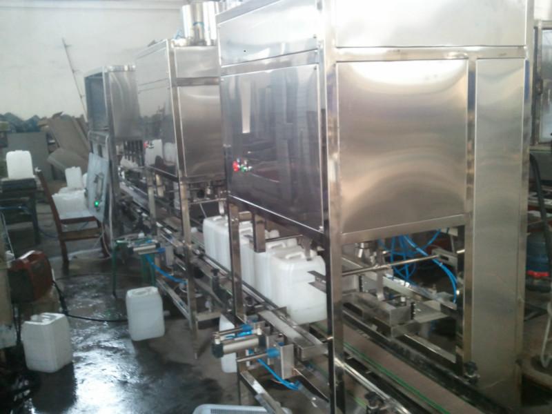 供應(yīng)透析液A、B液灌裝封口機