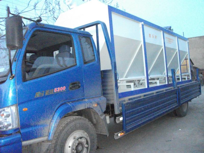 供應江蘇東海散裝飼料運輸車廠家散裝料車飼料運輸車飼料罐