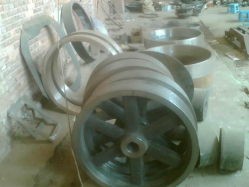 供應云南昆明雷蒙磨粉機配件磨環(huán)磨輥雷蒙磨梅花架