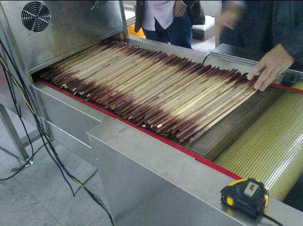 供應(yīng)中山微波干燥機(jī)/惠州微波干燥*機(jī)