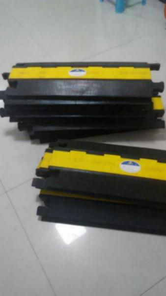 供應(yīng)河間橡膠過線板，批發(fā)過橋板，過線槽