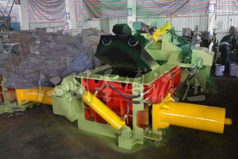 供應(yīng)彩鋼瓦液壓打包機，自動液壓壓塊機廠家，打包機價格