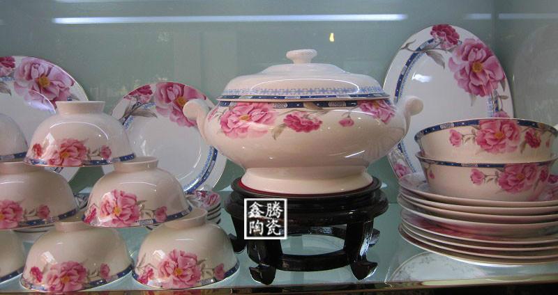 供應(yīng)景德鎮(zhèn)56頭青花餐具 廠家定做青花玲瓏餐具 *骨瓷餐具