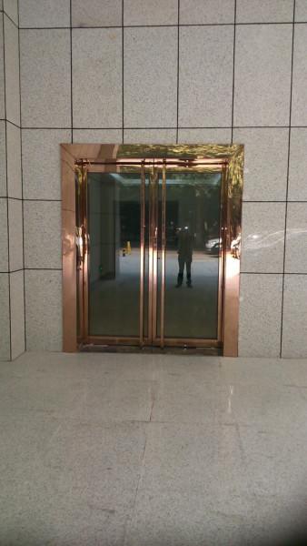 供應(yīng)玫瑰鈦金玻璃門，玫瑰鈦金玻璃門供應(yīng)商，西安玫瑰鈦金玻璃門廠家