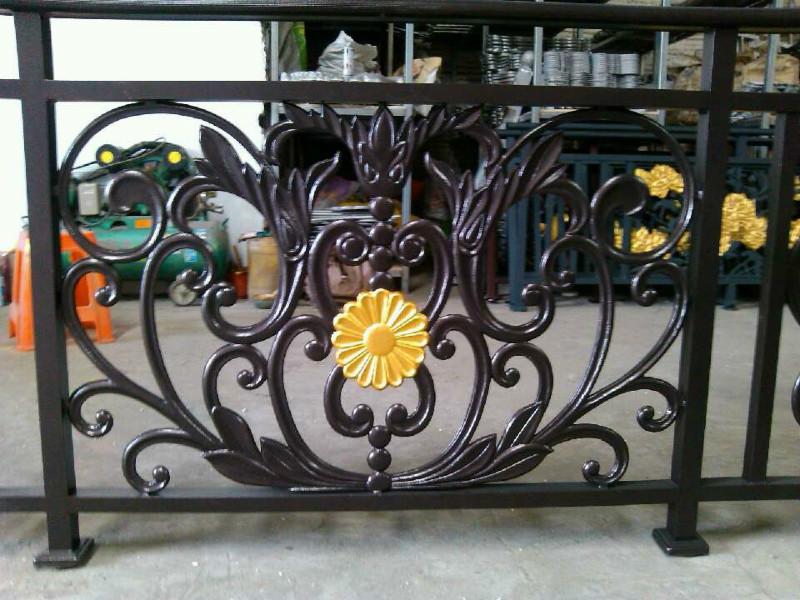 供應(yīng)漢口鋁合金別墅大門(mén)/漢口鋁合金大門(mén)廠家/漢口鋁合金直銷(xiāo)電話