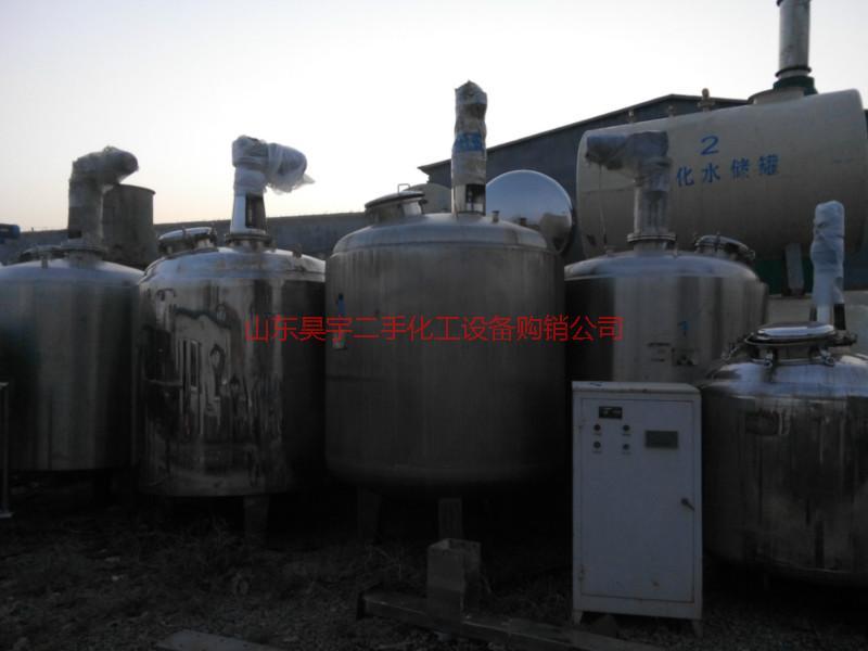 供應二手玻璃鋼儲罐500型、山東二手玻璃鋼儲罐500型批發(fā)價格、二手玻璃鋼儲罐