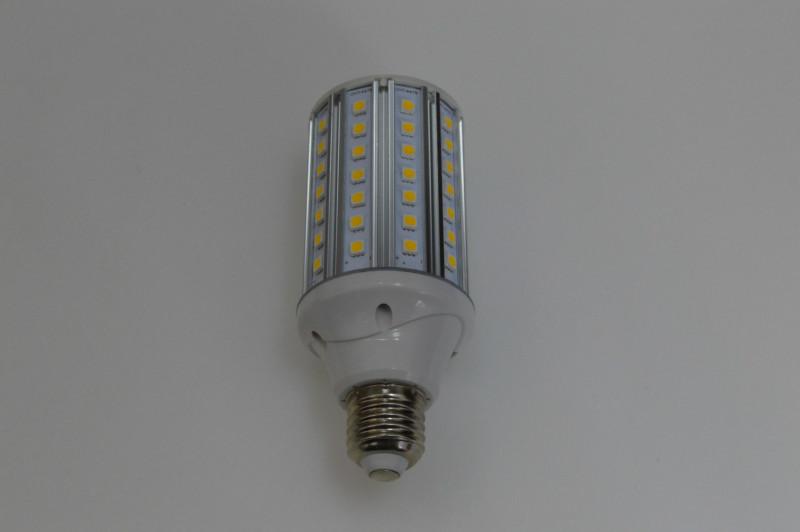 供应E27/E26/B22灯头15W玉米灯LED