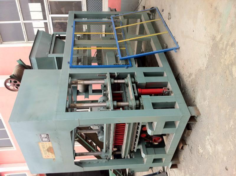 供應(yīng)免燒磚機廠家