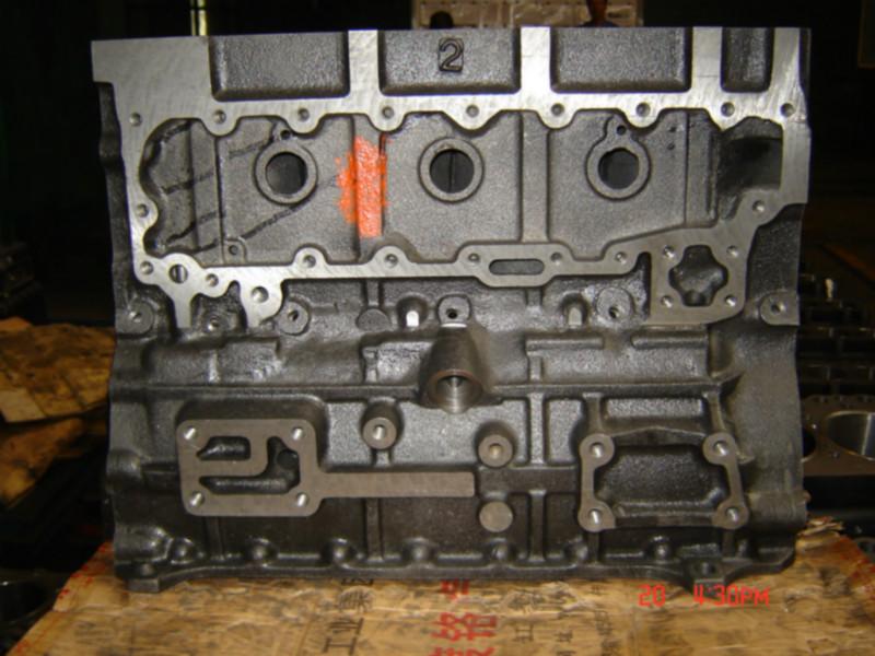 供應(yīng)朝柴發(fā)動(dòng)機(jī)配件4102/4100機(jī)體總成