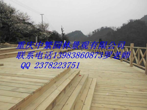 供應重慶屋頂花園 重慶防腐木欄桿、欄桿報價、設計