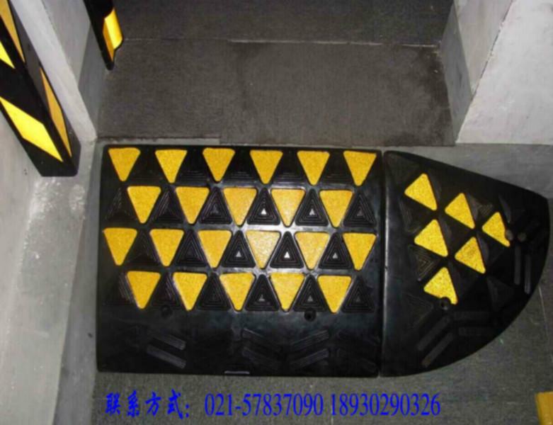 供應(yīng)汽車(chē)上坡斜坡墊