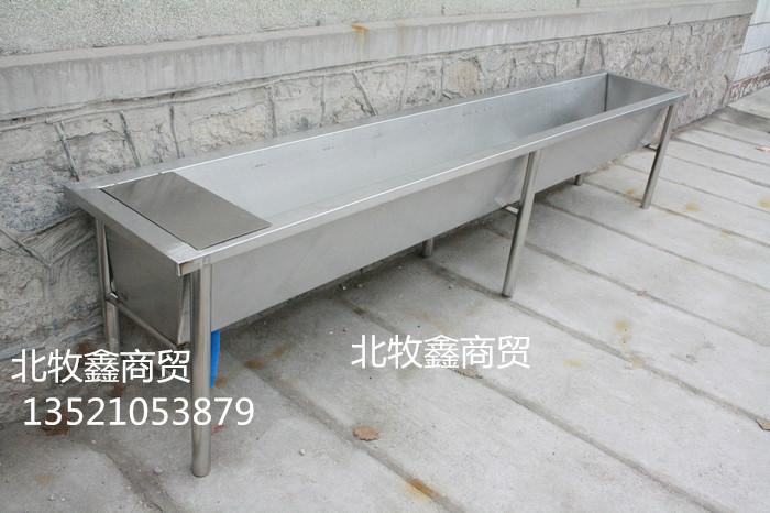 供應(yīng)內(nèi)蒙古保溫牛槽批發(fā)，內(nèi)蒙古恒溫牛槽廠家，內(nèi)蒙古保溫牛槽加工定