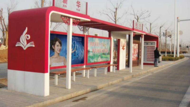 公交候車亭燈箱廣告牌公交站臺燈箱圖片