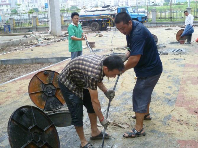 供應(yīng)東莞鳳崗專業(yè)抽糞清理化糞池