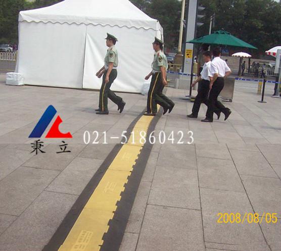 供應(yīng)橡膠電纜過(guò)線板北京過(guò)線板廠家