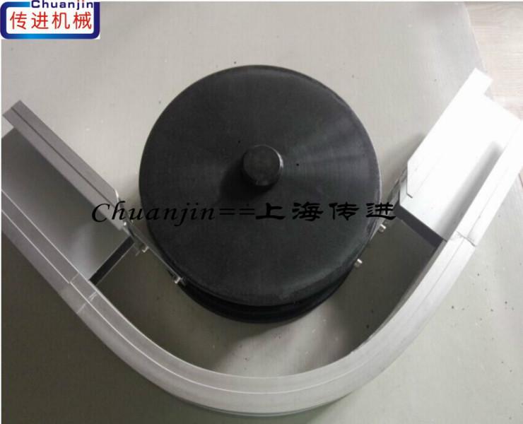 轉(zhuǎn)彎半徑小的柔性輸送機(jī)圖片