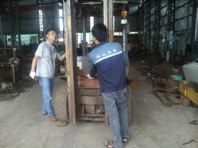 供應(yīng)石灘佳鈴叉車(chē)維修配件店（發(fā)動(dòng)機(jī)組件）（變速箱組件）（叉車(chē)配件）