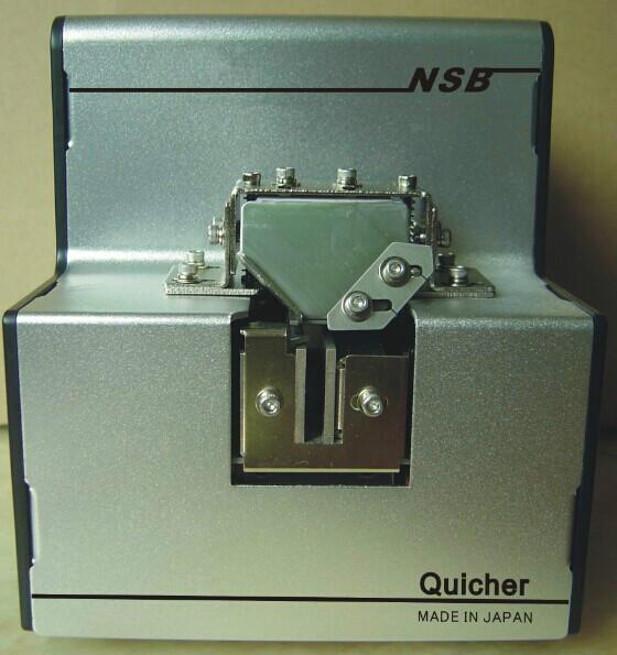 自動螺絲機(jī)圖片